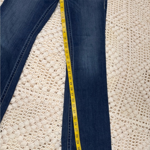 Ariat REAL Women's Blue Jeans.             #9 - Picture 5 of 14